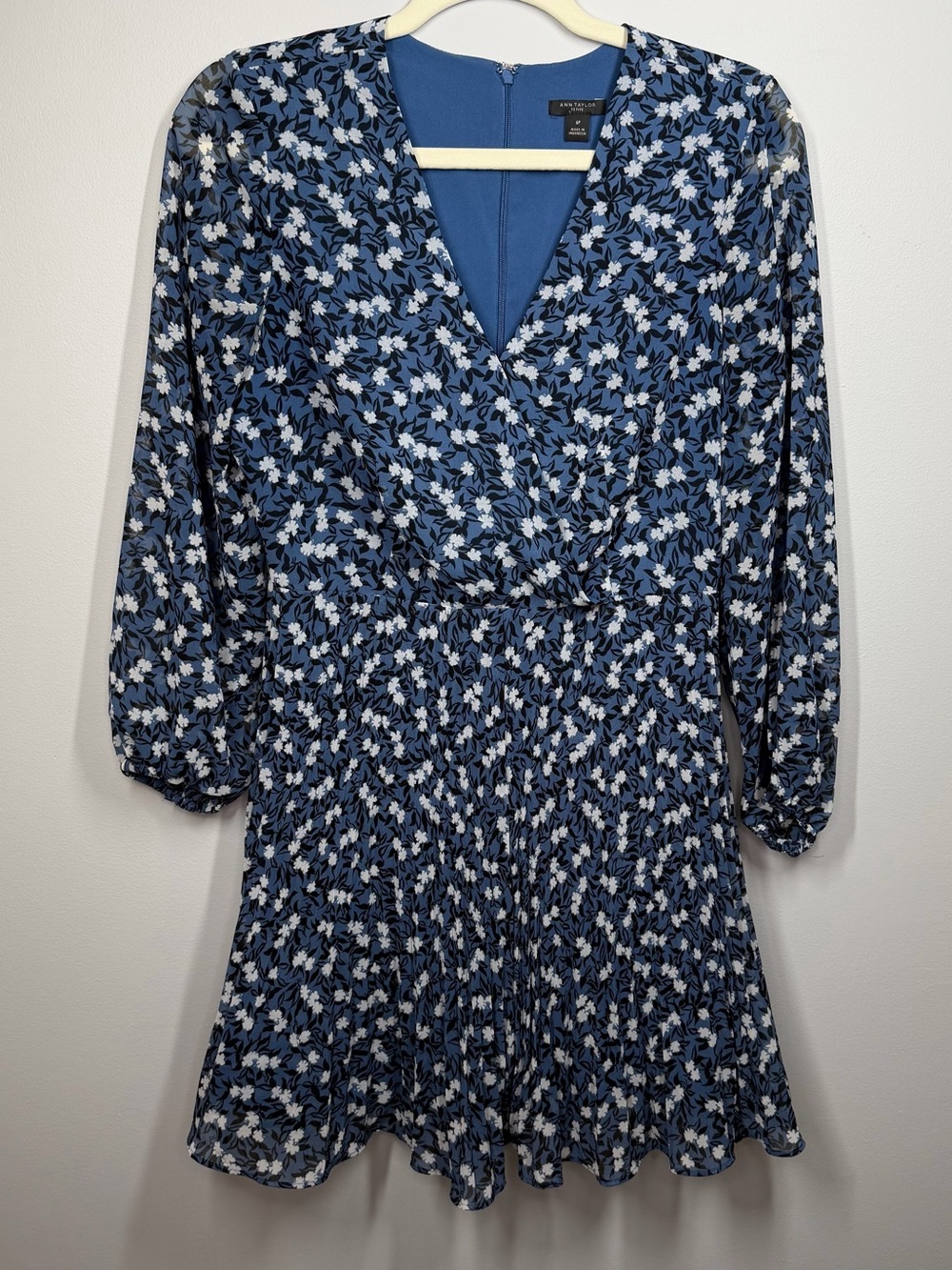 Ann Taylor Blue Floral Pleated Smocked Dress 6 Petite *No Belt* Cottagecore - Picture 2 of 10